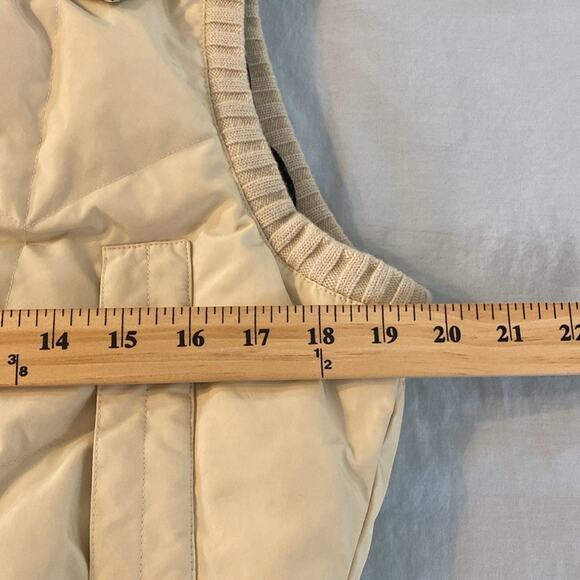 DKNY Cream Puffer Down Vest with Detachable Fox Fur Trimmed Hood Size Large - Picture 6 of 10